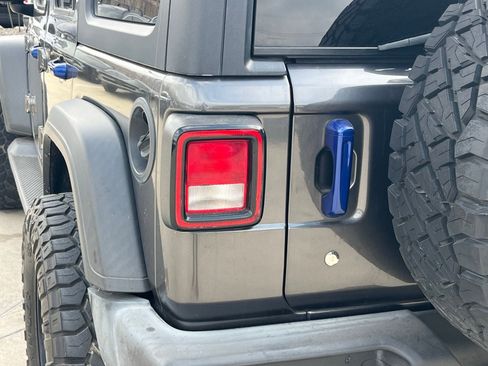 Used 2019 Jeep Wrangler Unlimited Sport image 12