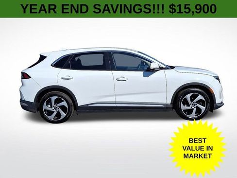 Used 2023 VinFast VF 8 Eco image 8