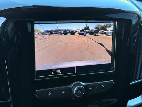 Used 2021 Chevrolet Traverse LS image 18