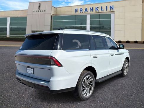New 2026 Lincoln Navigator Premiere AWD/4WD image 7