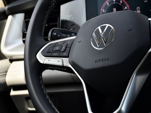 New 2026 Volkswagen Tiguan SE FWD image 20