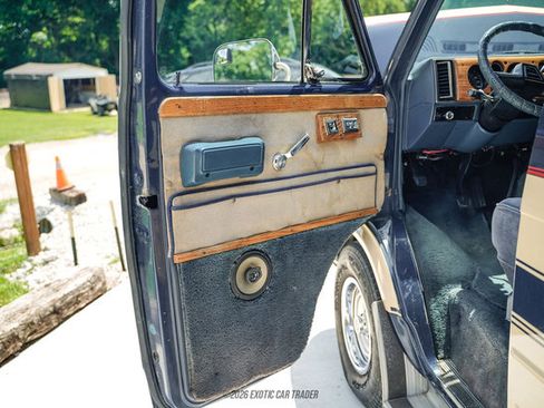 Used 1988 Chevrolet G20 RWD image 23