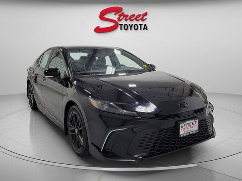New 2026 Toyota Camry SE w/ Convenience Package FWD image 5