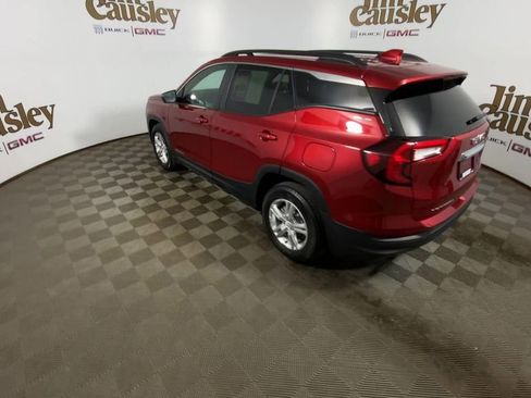 Used 2023 GMC Terrain SLE w/ Driver Convenience Package FWD image 6