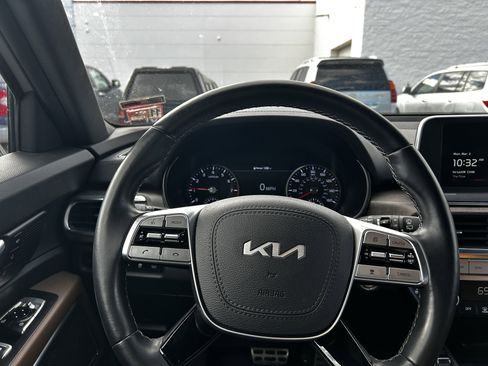 Used 2022 Kia Telluride SX w/ SX Prestige Package image 18