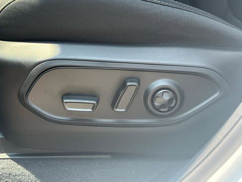 New 2025 Jeep Grand Cherokee Laredo w/ Luxury Tech Group I image 24