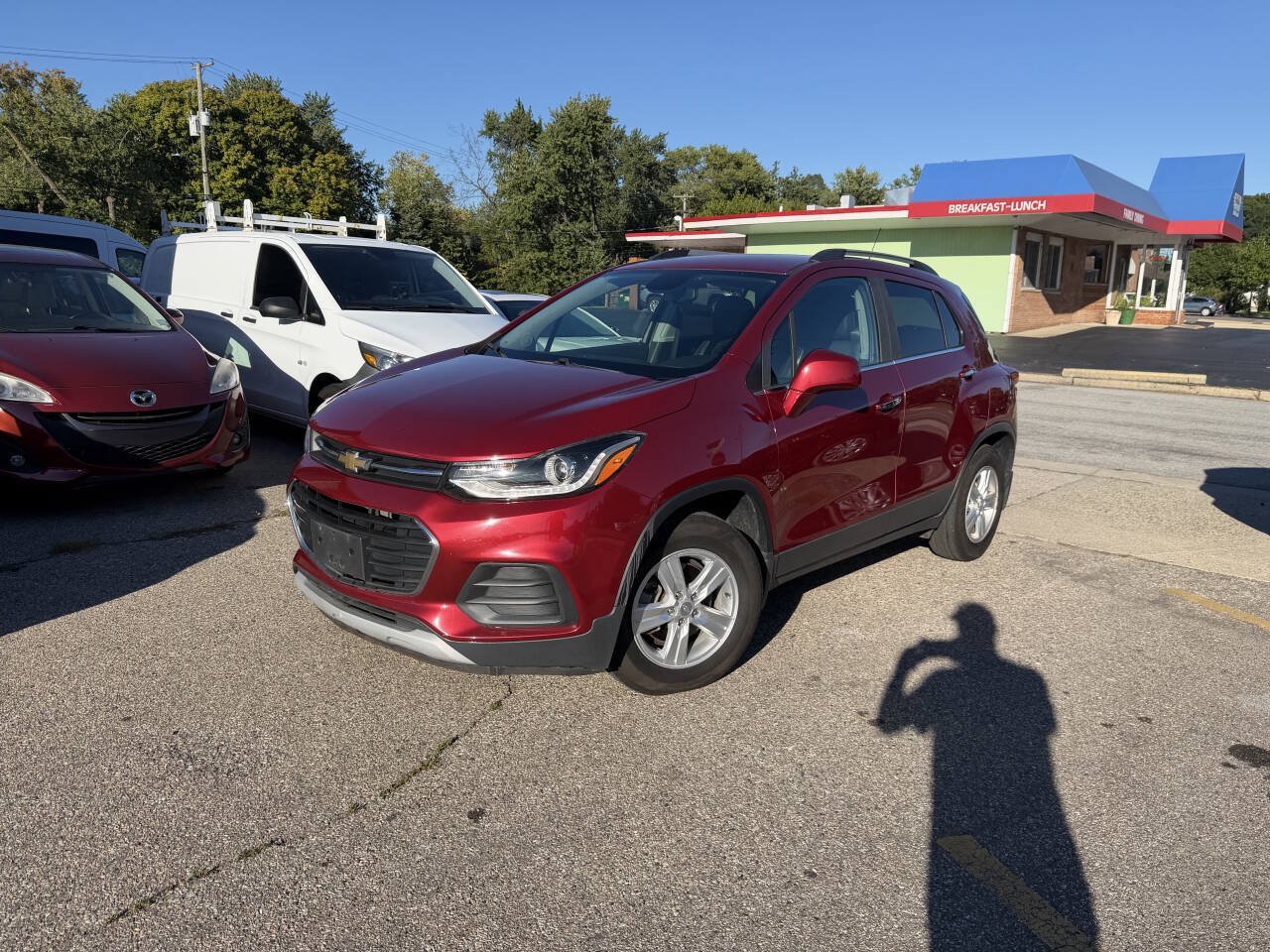 Used 2019 Chevrolet Trax LT w/ LT Convenience Package FWD image 2