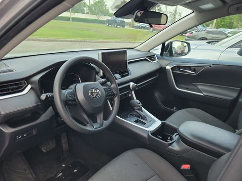 Used 2024 Toyota RAV4 XLE image 29