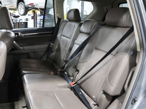 Used 2014 Lexus GX 460 image 36