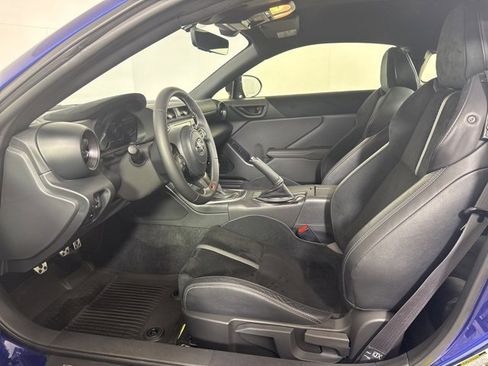 Used 2025 Toyota GR86 Premium image 11