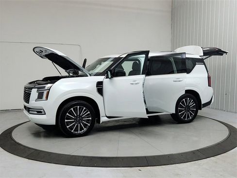 New 2026 Nissan Armada Platinum Reserve image 11