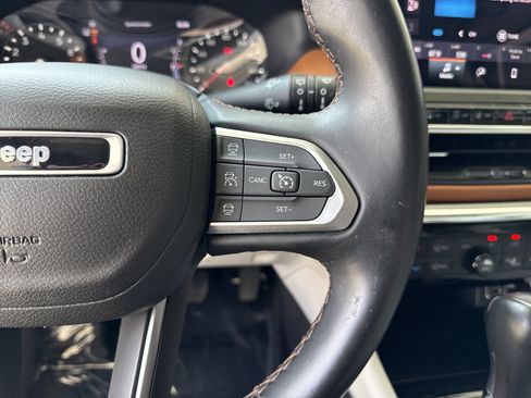 Used 2022 Jeep Compass Limited AWD/4WD image 19