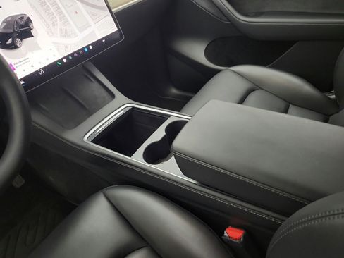 Used 2023 Tesla Model Y Long Range image 13