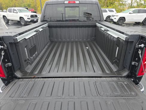 Used 2025 RAM 1500 Limited image 32