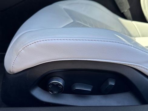 Used 2023 Chevrolet Corvette Stingray Premium Cpe w/ Z51 Performance Package image 14