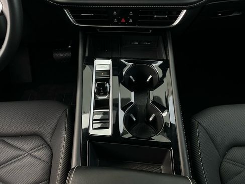 Used 2025 Volkswagen Atlas Cross Sport SE image 15