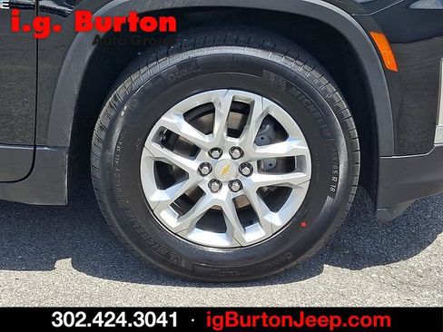 Used 2023 Chevrolet Traverse LS w/ Safety Package FWD image 8