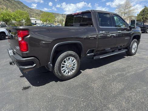 Used 2021 Chevrolet Silverado 2500 High Country w/ Z71 Off-Road Package AWD/4WD image 7