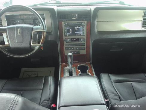 Used 2014 Lincoln Navigator 4WD image 7