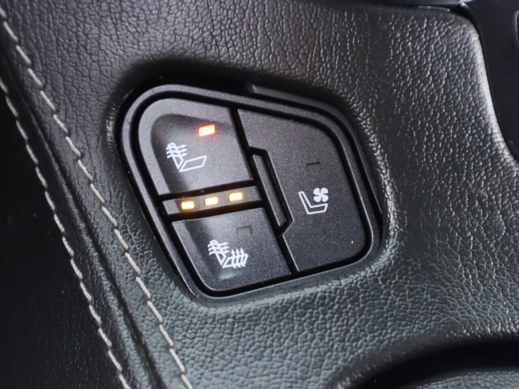 Used 2018 Chevrolet Tahoe Premier RWD image 24