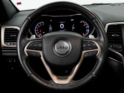 Used 2017 Jeep Grand Cherokee Limited w/ Luxury Group II AWD/4WD image 12