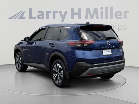 Used 2021 Nissan Rogue SV w/ Premium Package FWD image 3