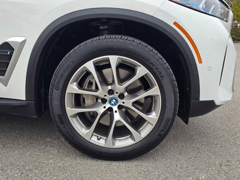 Used 2024 BMW X5 xDrive50e image 9