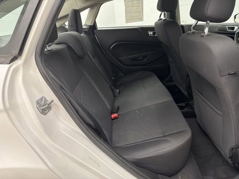 Used 2016 Ford Fiesta SE image 19