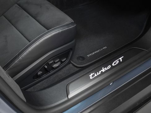 Certified 2025 Porsche Taycan GTS AWD/4WD image 28