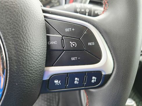 Used 2021 Jeep Compass Trailhawk AWD/4WD image 12