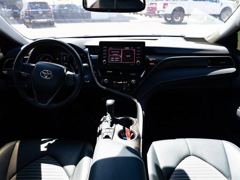 Used 2022 Toyota Camry SE w/ Convenience Package FWD image 7