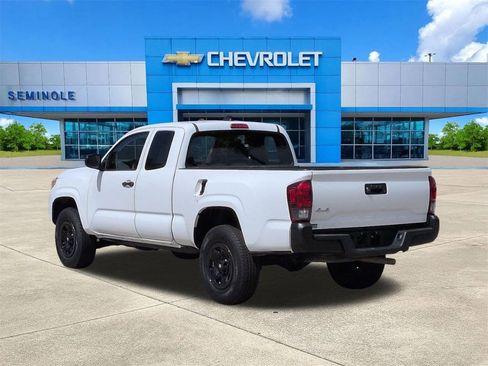 Used 2020 Toyota Tacoma SR AWD/4WD image 3
