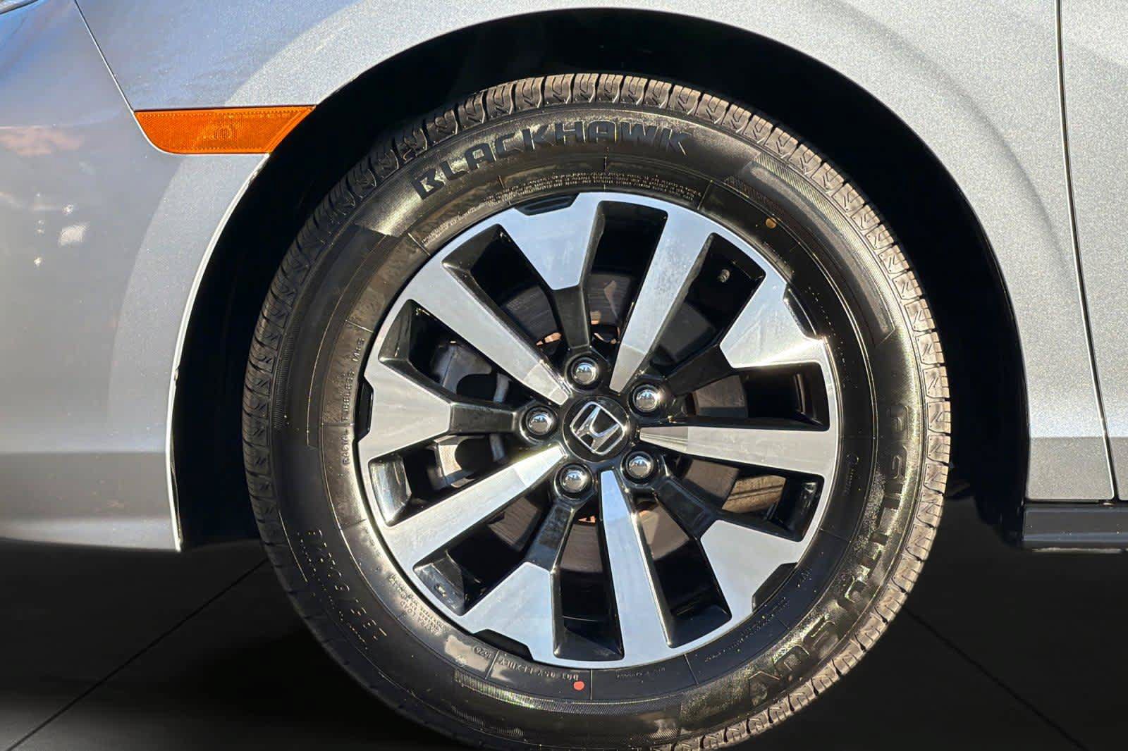Used 2025 Honda Odyssey EX-L image 11