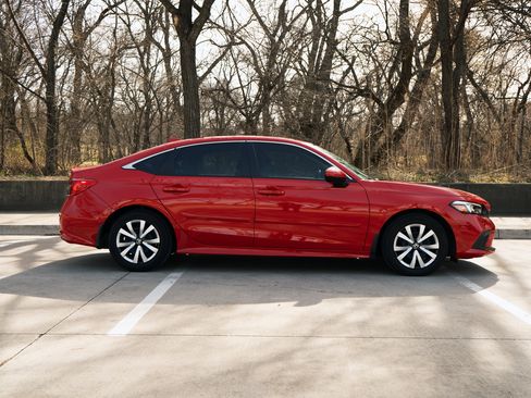 Used 2023 Honda Civic LX image 10