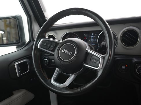 Used 2022 Jeep Wrangler Unlimited Sahara AWD/4WD image 14