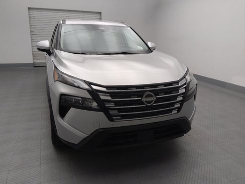 Used 2024 Nissan Rogue SV image 14