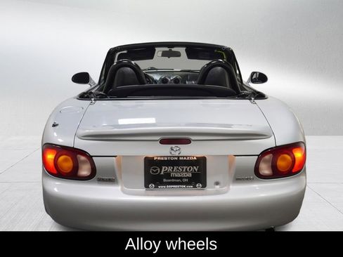Used 2000 MAZDA MX-5 Miata image 9