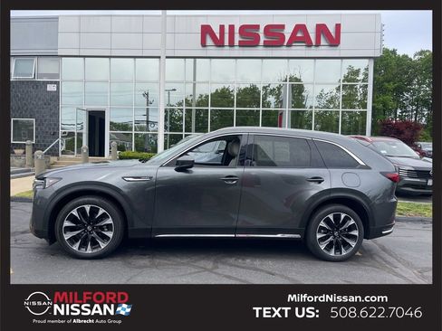 Used 2024 MAZDA CX-90 Plug-In Hybrid w/ Premium Pkg AWD/4WD image 2