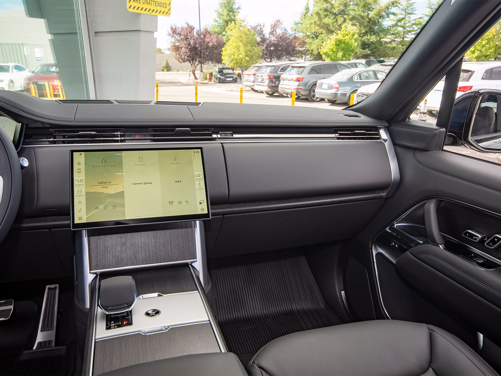New 2026 Land Rover Range Rover SE AWD/4WD image 38