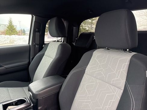 Used 2023 Toyota Tacoma TRD Off-Road image 16