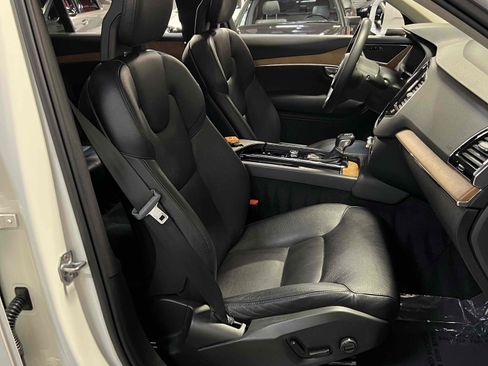 Used 2021 Volvo XC90 T5 Momentum w/ Advanced Package image 36