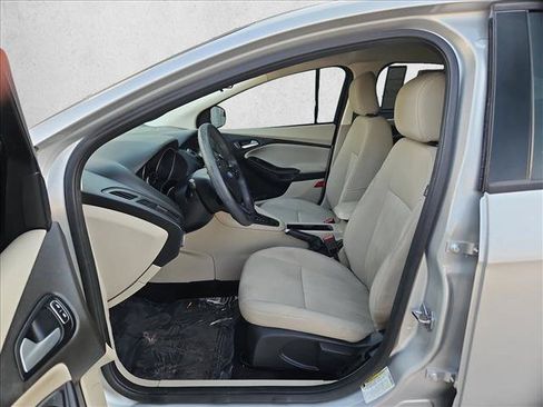 Used 2016 Ford Focus SE FWD image 16