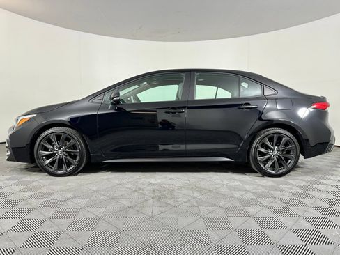 Used 2023 Toyota Corolla SE w/ SE Premium Package FWD image 17