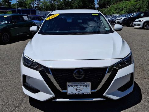 Used 2021 Nissan Sentra SV FWD image 2