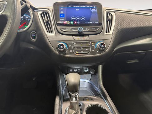 Used 2024 Chevrolet Malibu LT image 12