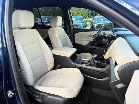 Used 2023 Chevrolet Traverse LT FWD image 35