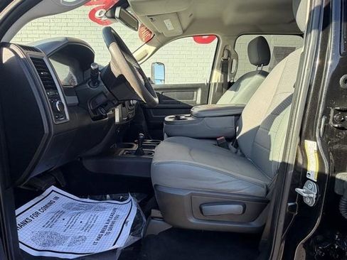 Used 2018 RAM 2500 Tradesman w/ Chrome Appearance Group image 12