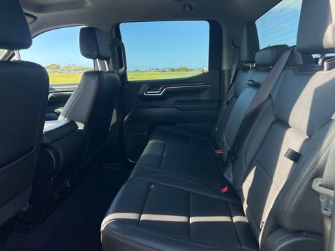 Used 2024 GMC Sierra 1500 SLT image 15