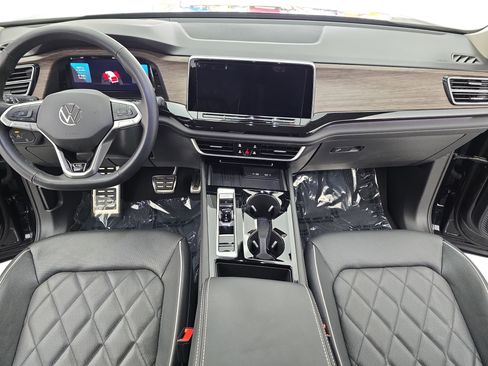 Certified 2025 Volkswagen Atlas SEL Premium R-Line image 9