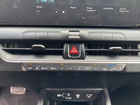 Used 2025 Kia K4 LXS image 18